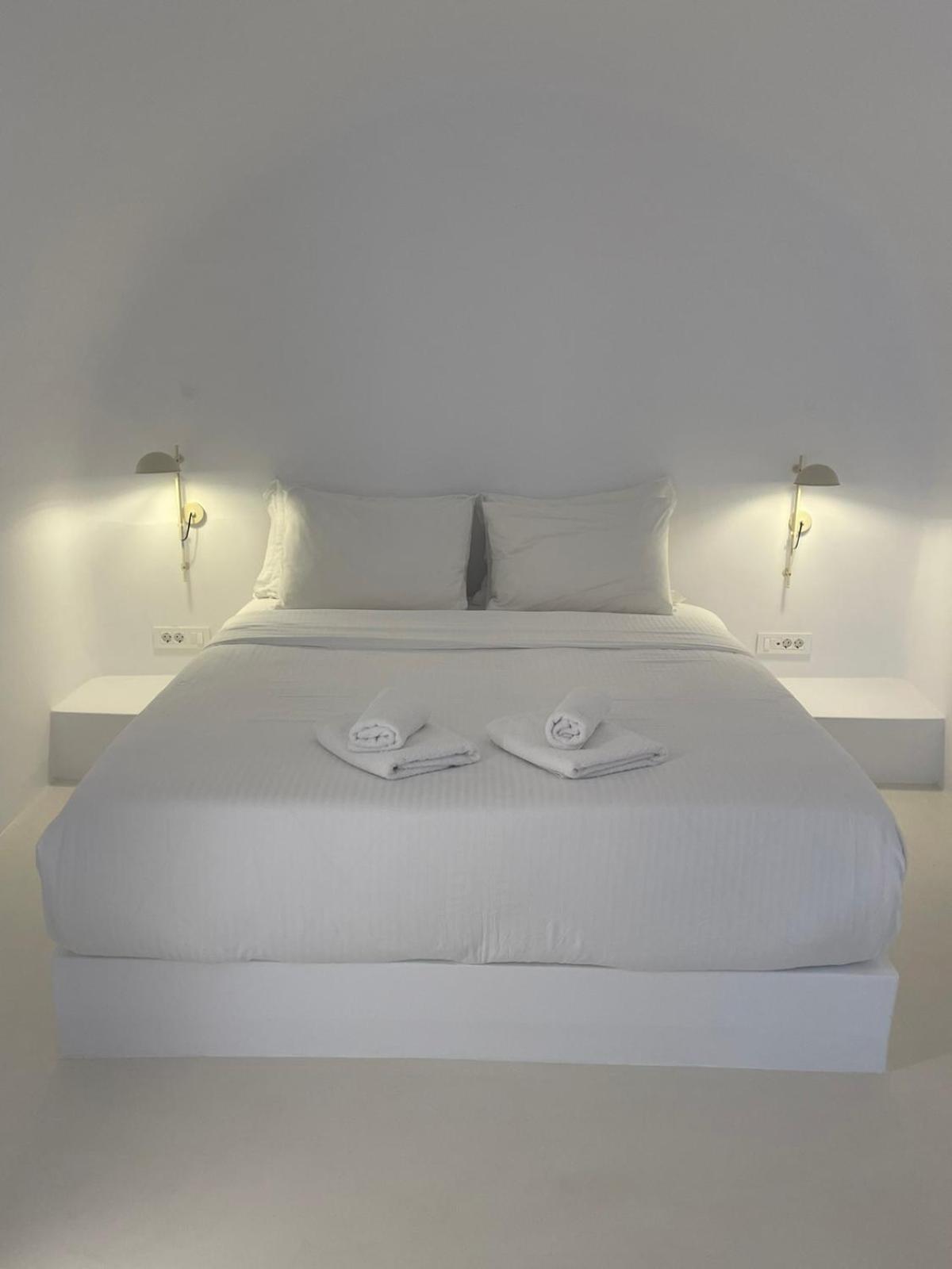 Aesthesis Boutique Villas Fira Exterior photo