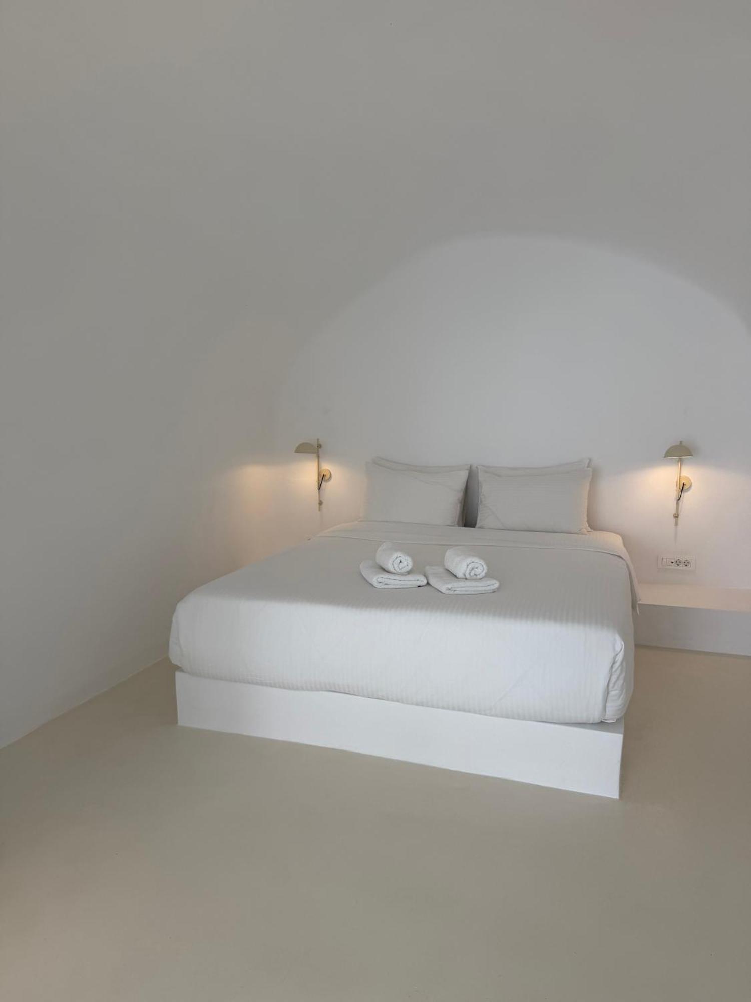 Aesthesis Boutique Villas Fira Exterior photo