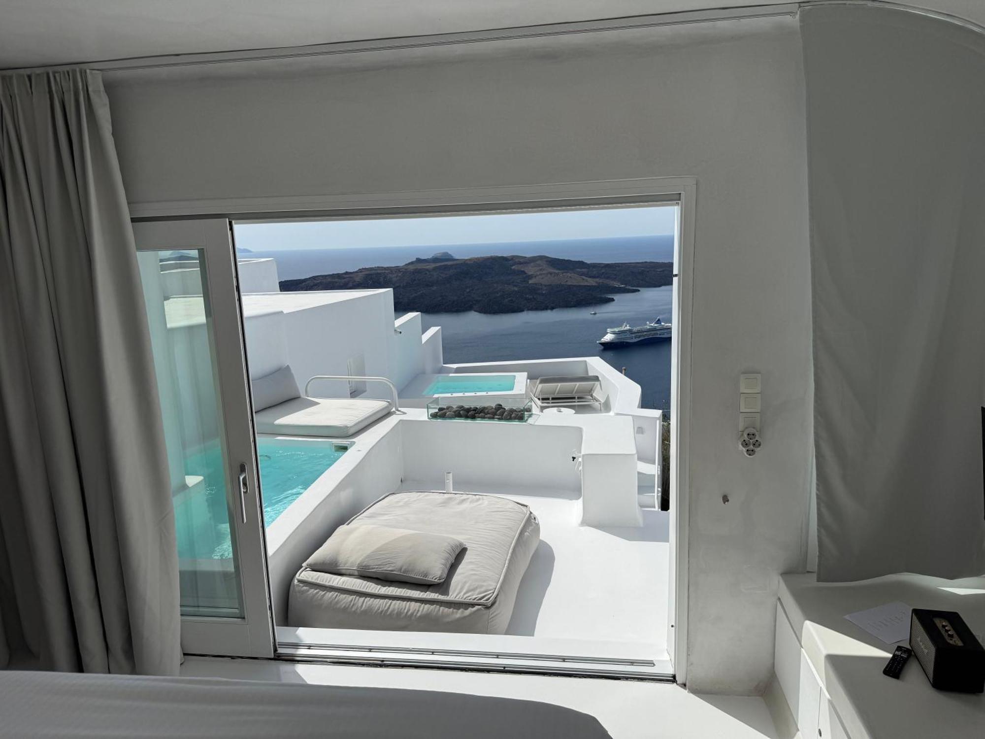 Aesthesis Boutique Villas Fira Exterior photo