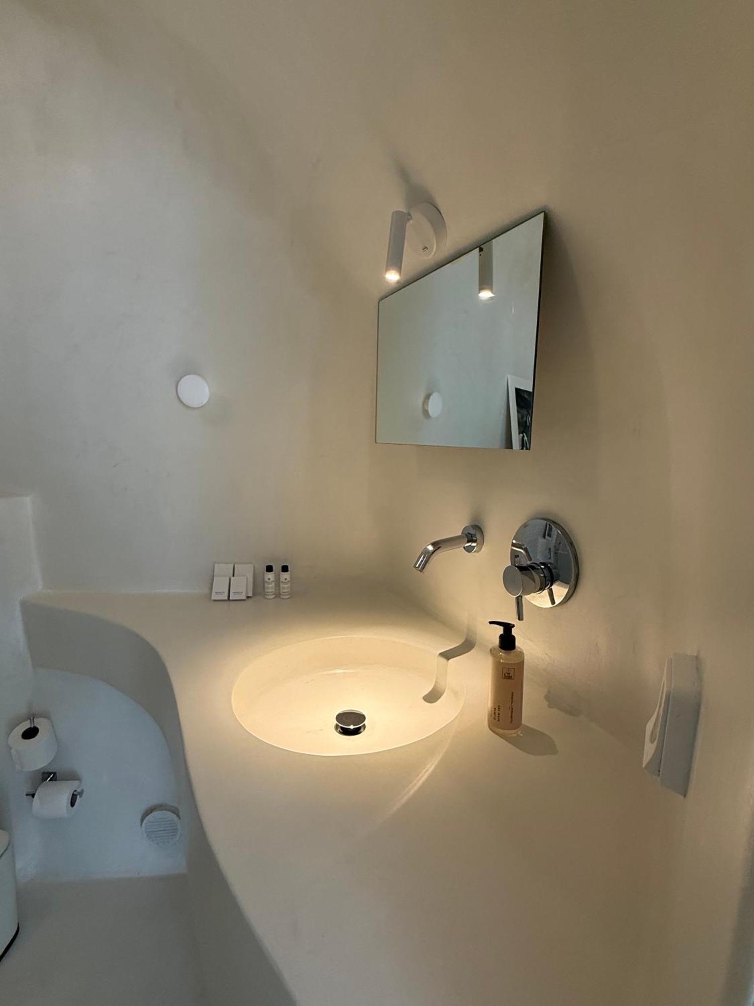 Aesthesis Boutique Villas Fira Exterior photo