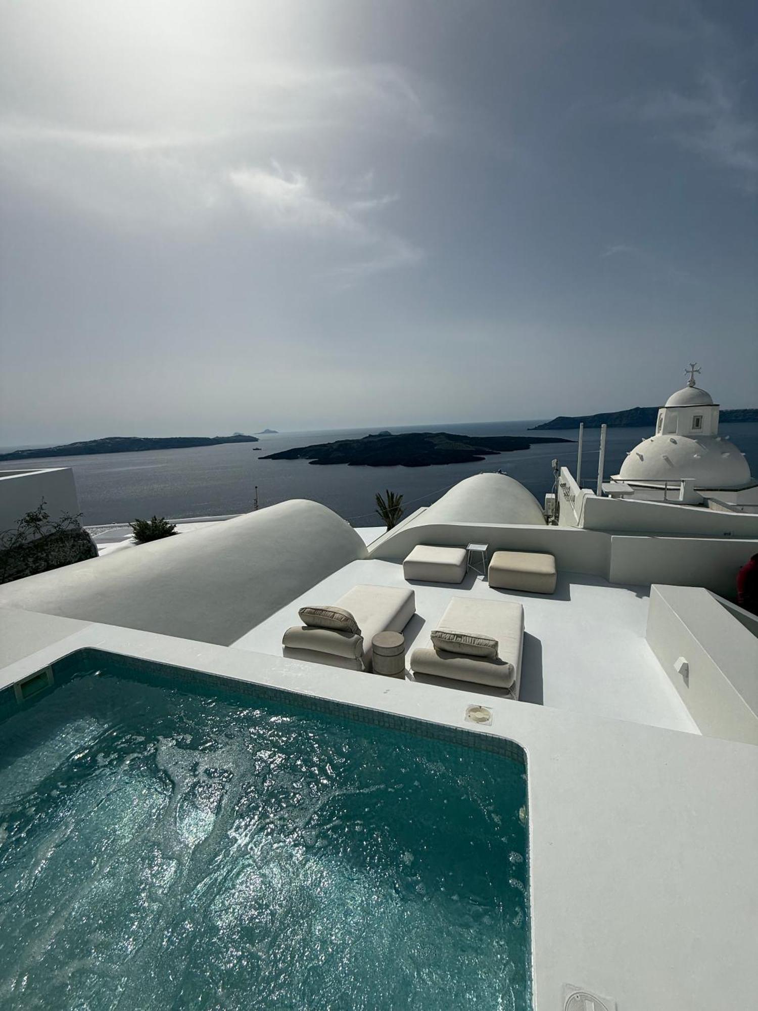 Aesthesis Boutique Villas Fira Exterior photo